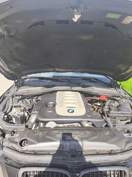 Vând BMW e61 525d