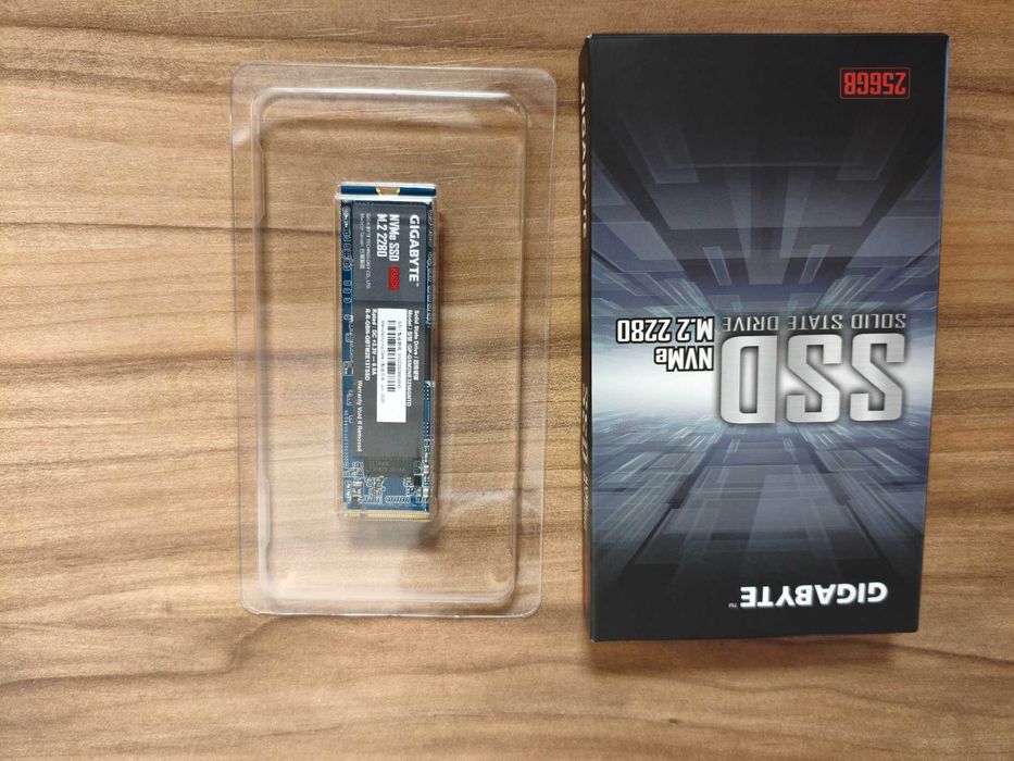 SSD 256Гб nvme Gigabyte