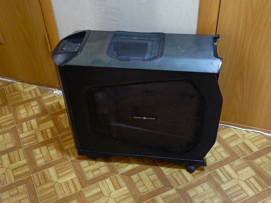 Full tower Корпус от ПК Cooler Master CM Stacker 830