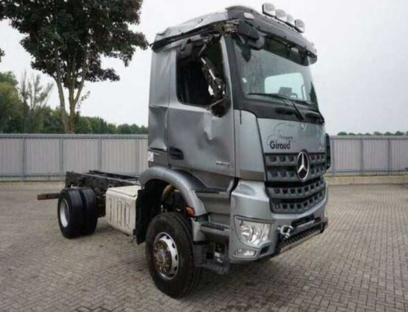 Dezmembrari camion Mercedes Arocs 4145 4445 8x4 santier piese/Mercedes