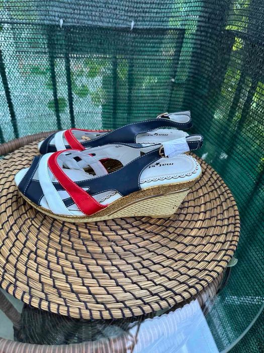 Нови сандали 20лв