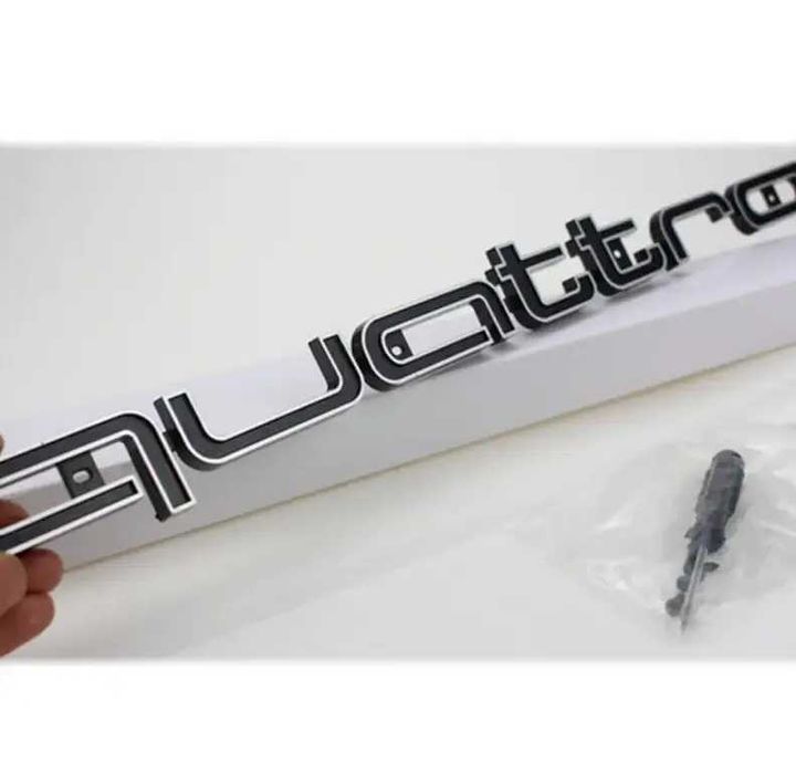 емблема AUDI QUATTRO за решетка,А4 А5 А6 А7 маска  ауди лого емблема