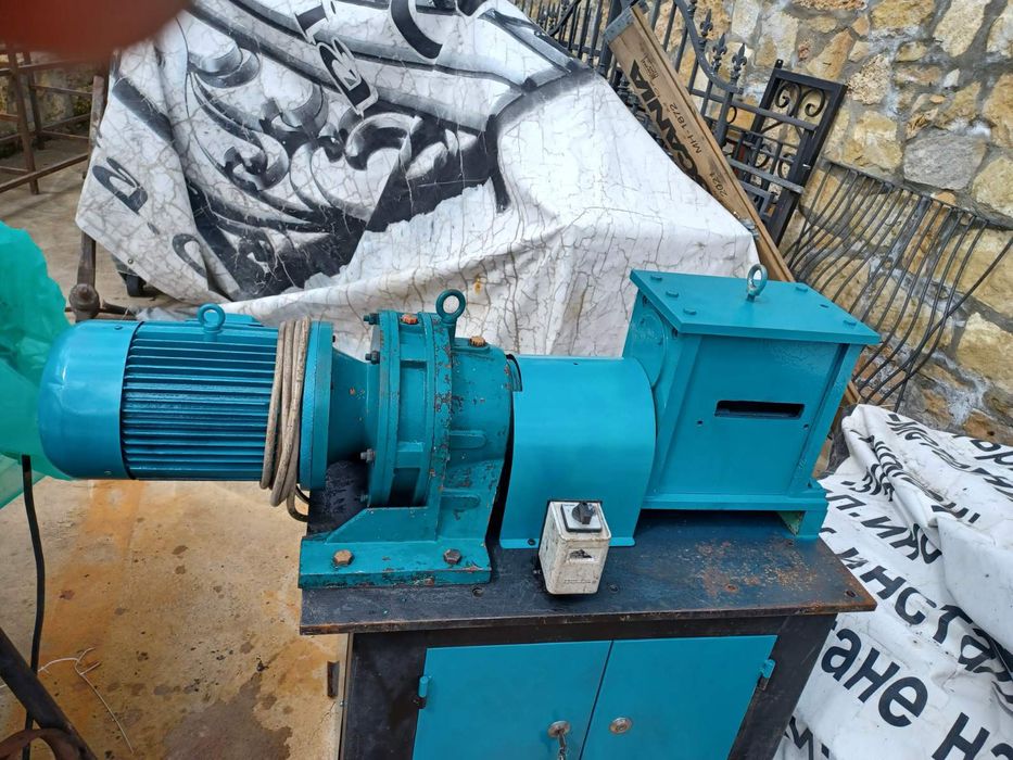 Машина за изковка на краища