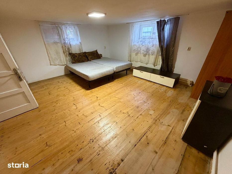 Casa singur in curte + 133mp teren zona Lupeni-Moara de Scoarta