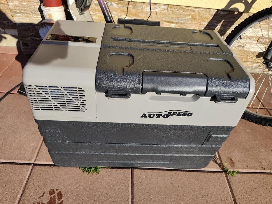 Frigider auto cu compresor tip troler 42L 60W