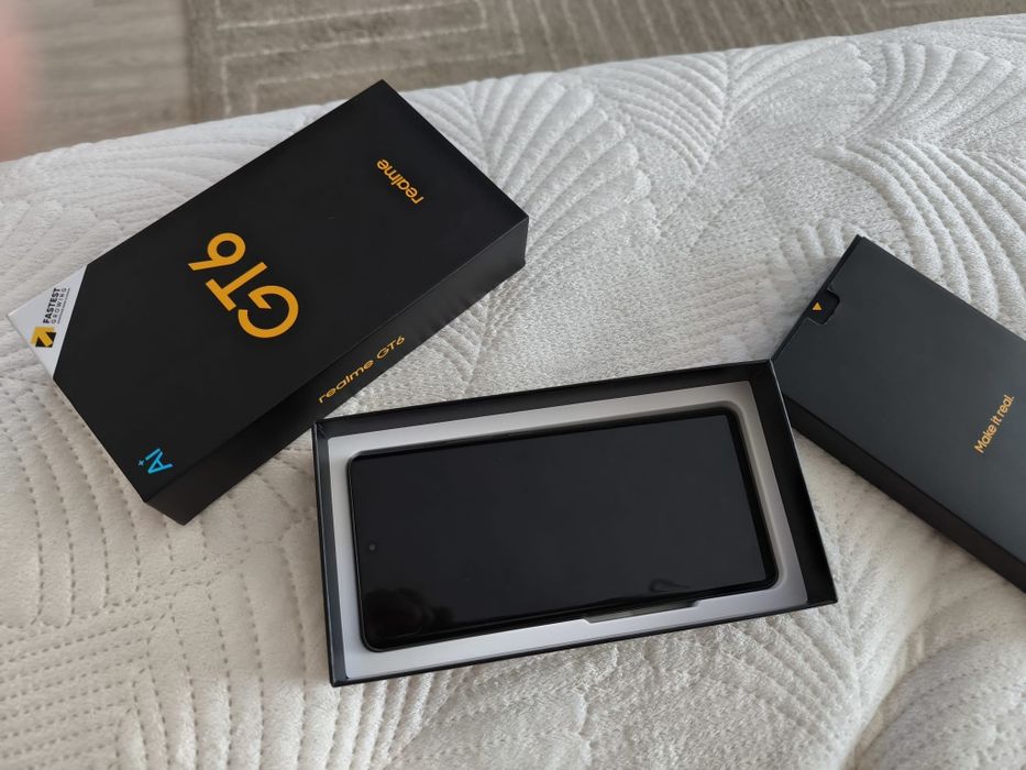Vand Realme gt6,256g cu 12g ram