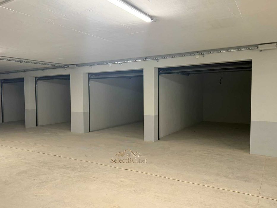 Продава се Гараж / Паркомясто в Велико Търново, Акация - 19 кв.м за 1369 €/кв.м - Снимка #1