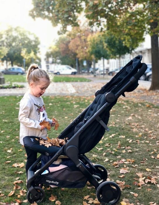 прогулочная коляска Ergobaby Metro.
Коляска