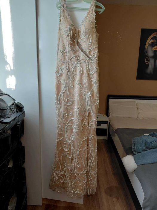 Официална Рокля ...