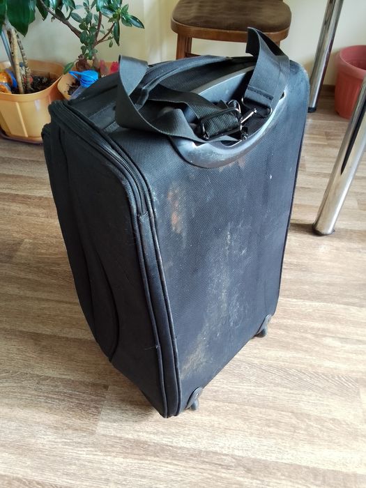 Чемодан  и. Сумка  большие