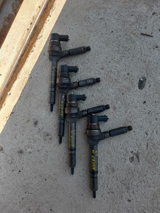 Injectoare Opel astra h 1.7 cdti