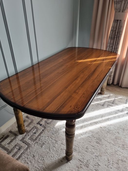 Продам стол и 6 стульев