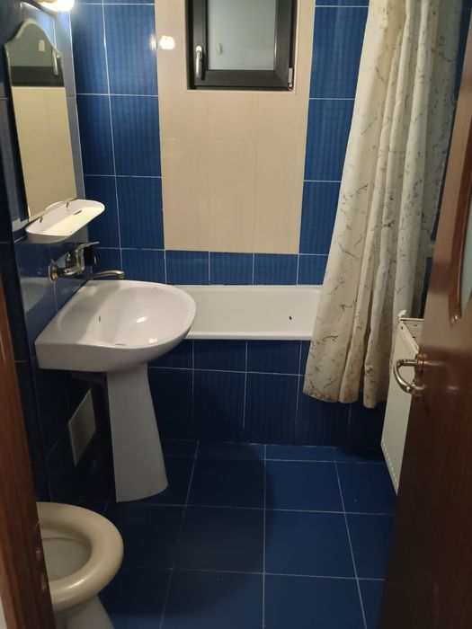 Inchiriez apartament 3 camere