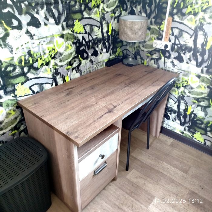 Стол офисный - новый 2 шт.