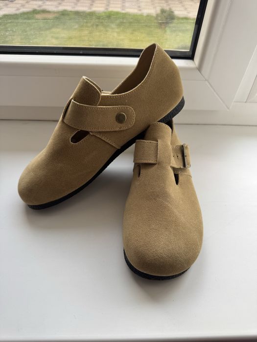 Замшевые туфли, как новые, надевала один раз р.38 (маломерят на 37)