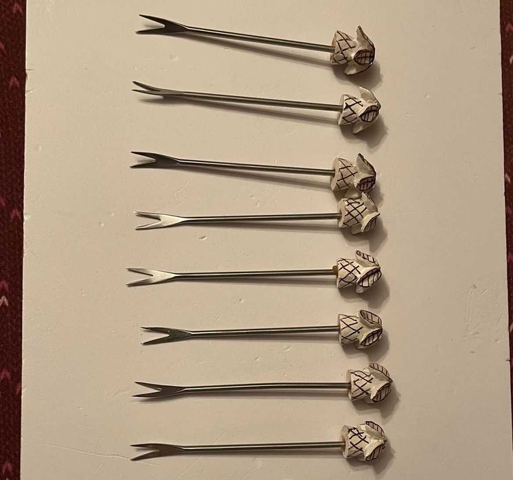 SET 8 FURCULITE Mici - Pt. servit Aperitiv - Ceramica pictata manual !