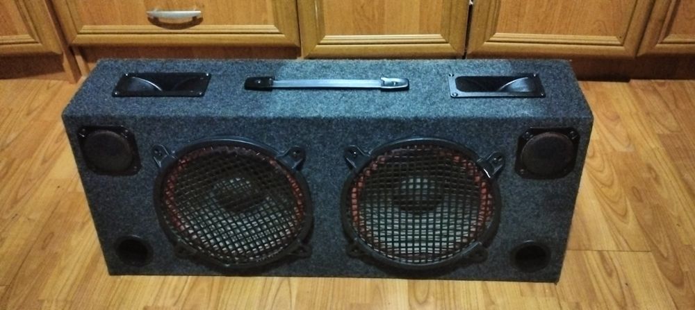 Tun de bass negru