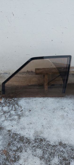 Продам стекла на ВАЗ боковые