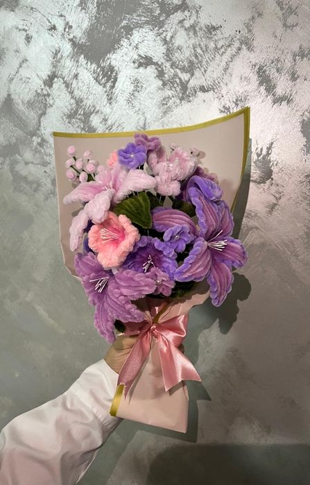 Buchet de  flori din sârmă plusată