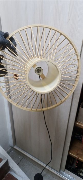 Продам люстры !!