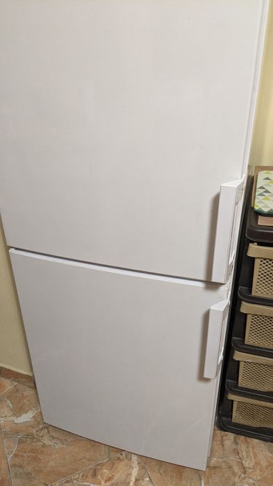 Продавам хладилник с фризер Gorenje