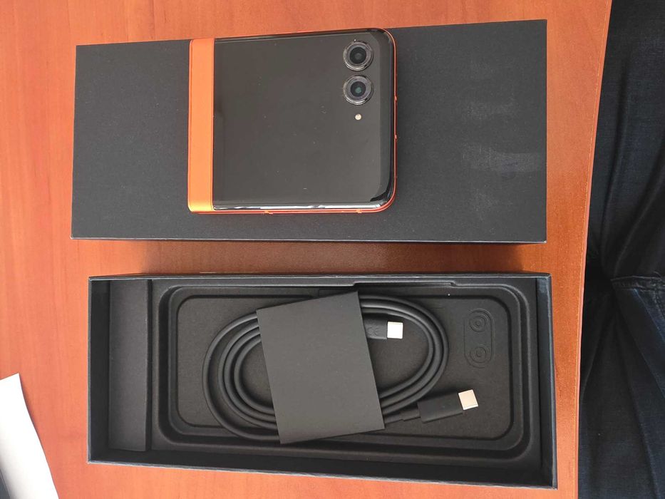 Motorola razer V 50