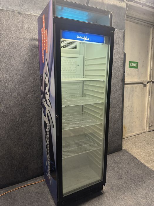 Хладилна витрина