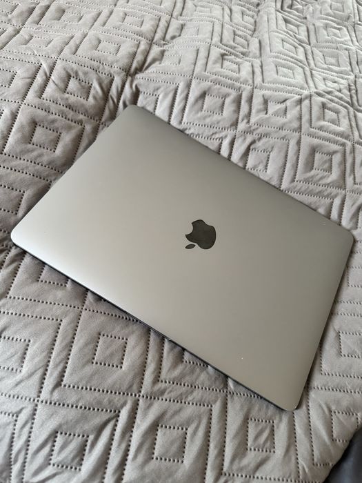 Vand Macbookpro (Schimb doar cu boxe podea)