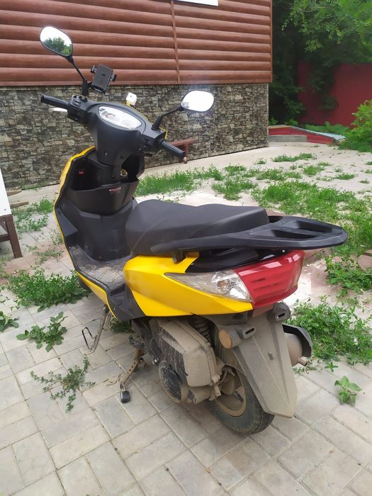 Продам скутер М8.