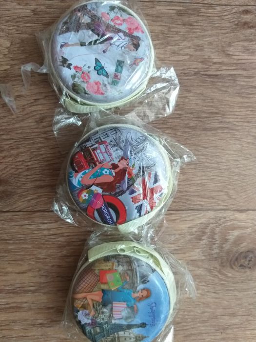 Футляры для наушников