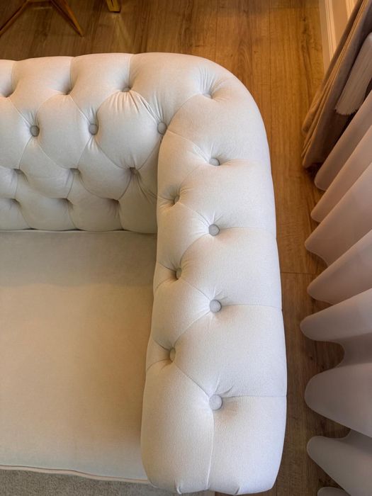 Canapea extensibila Chesterfield