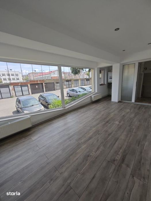 Apartament spatios,de vanzare, 3 camere, 98 mp, zona Petru Rares