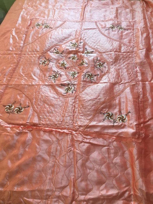 Продам покрывало с наволочками