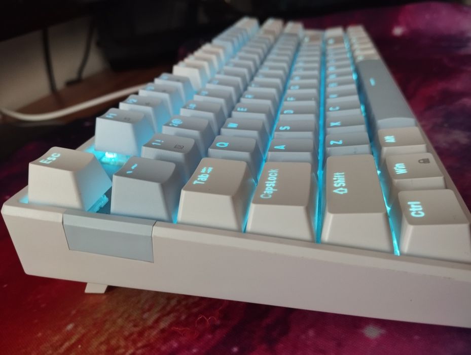 Tastatura Gaming MageGee Alb cu Iluminare Albastru Urgent
