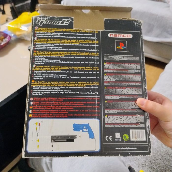 Vand pistol retro de gaming pentru playstation 2, in conditie perfecta