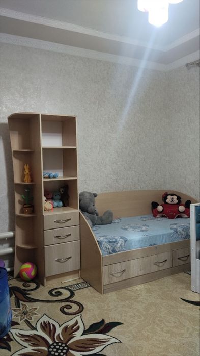 Детский шкаф и диван