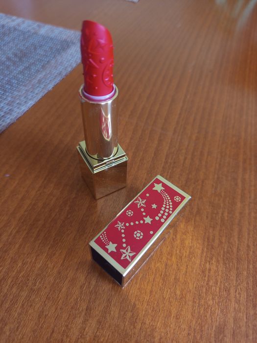 Червило Estee Lauder  ново