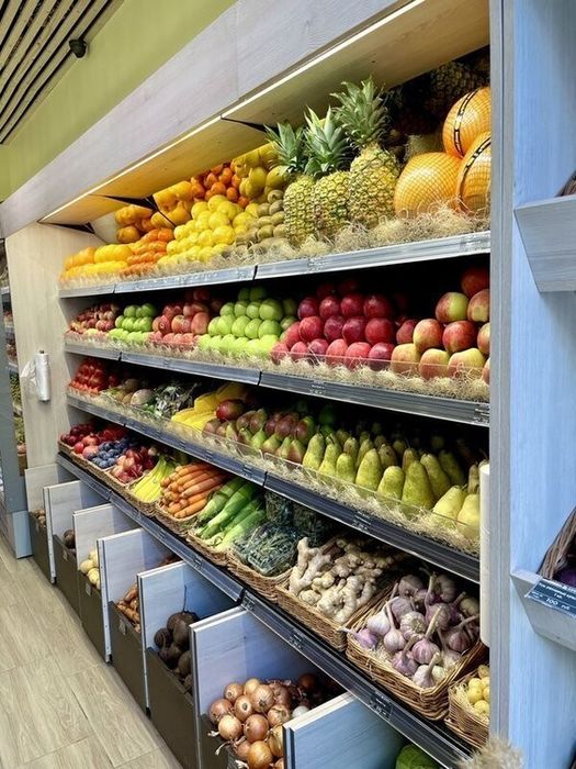 Овощной отдел при магазине