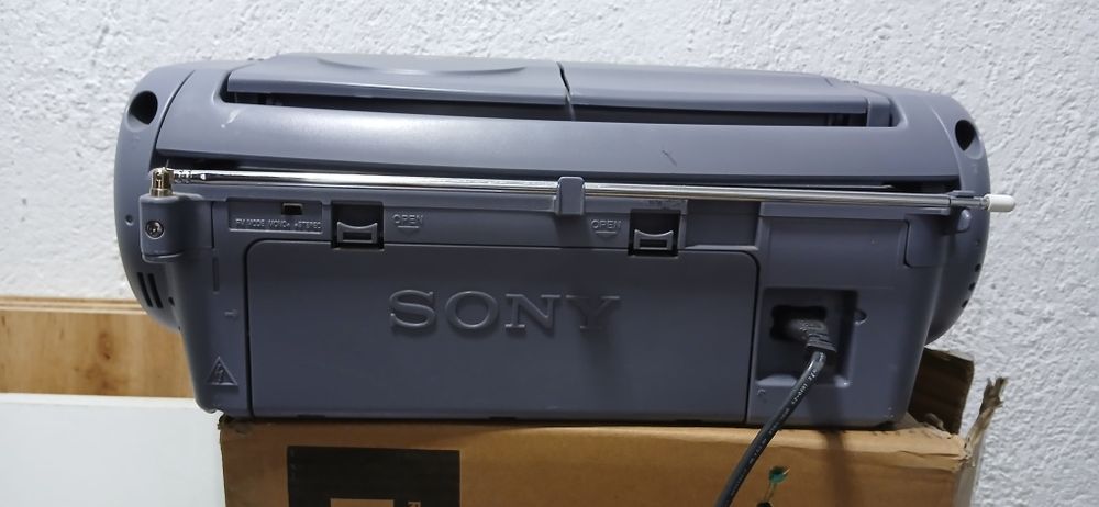 Boombox Sony  CFD-V8 Cd/Radio/Caseta