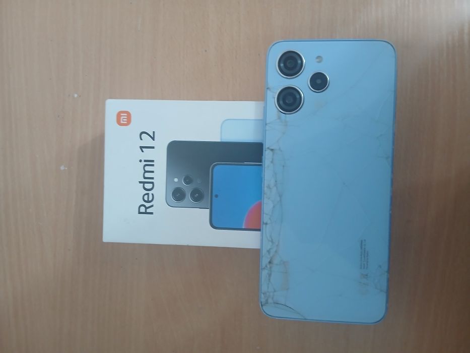 Продаётся телефон редми 12