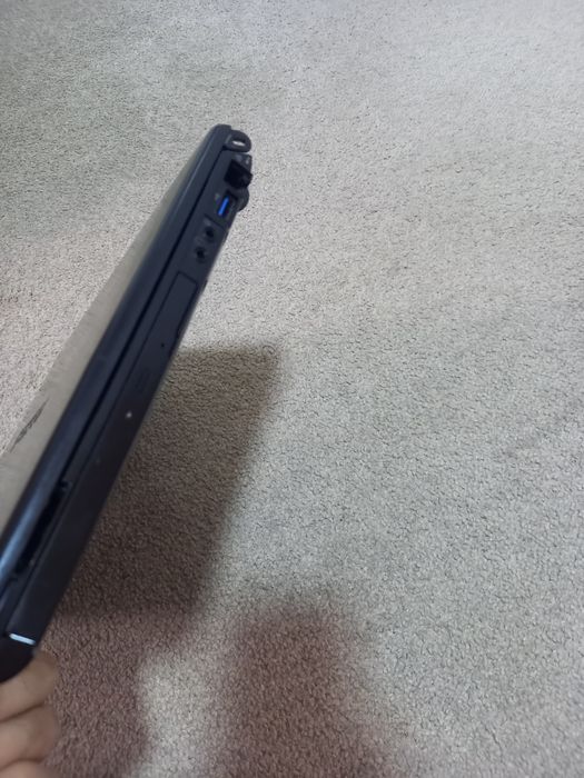 Laptop i7 ssd 120gb,,baterie 4 ore i