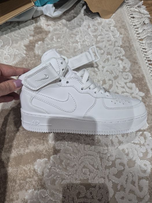 Кроссовки подростковые