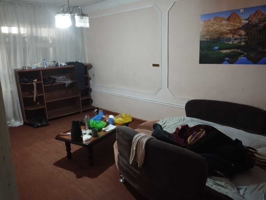 Продается 3-х комнатная квартира г.Самарканде в дальнем лагере военный