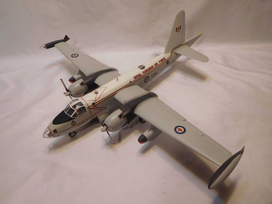 подарочная модель самолета Пе-2 в масштабе 1/72 Звезда Italeri