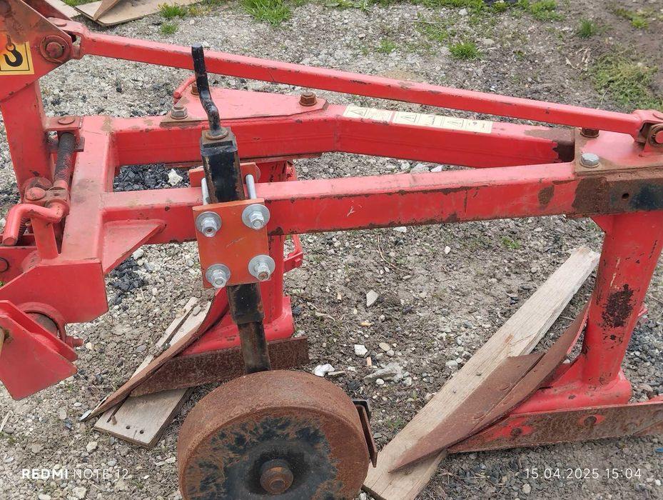 Utilaje pentru arat și remorci