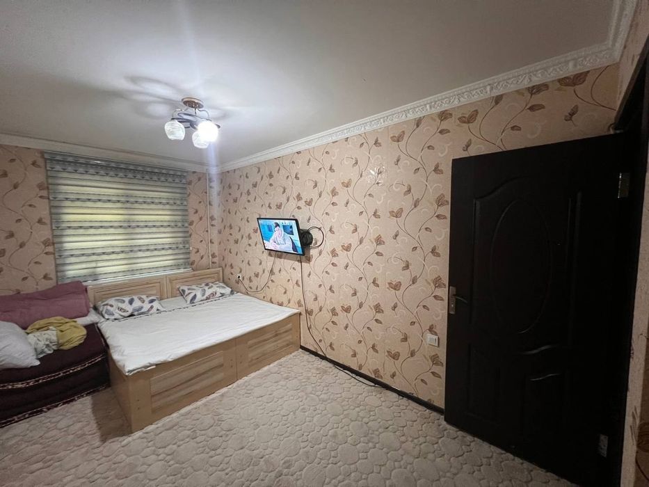 *3 ком/ 1 этаж/ 4 этажка. Кирпичный дом. Ор-р кафе Олмос