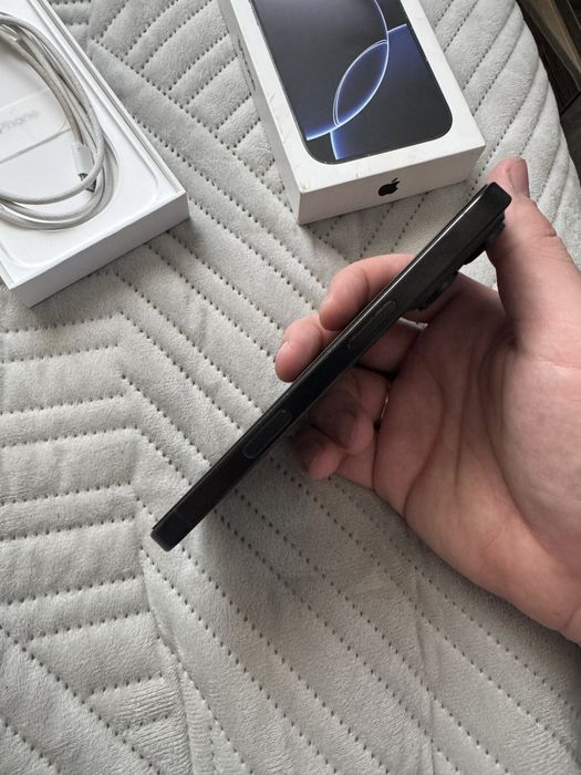 Iphone 16 pro на гарантии до июля