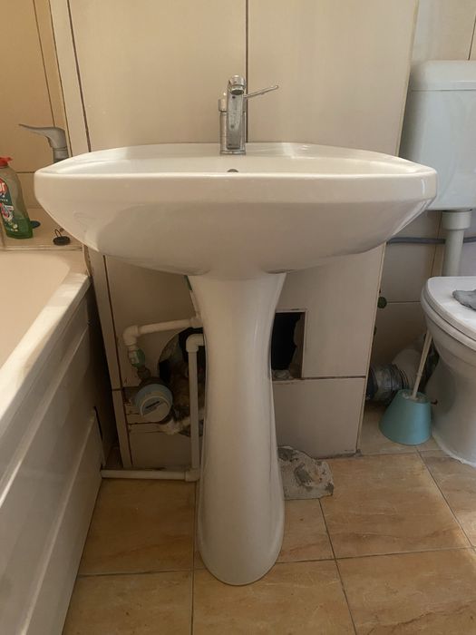 Lavoar cu piedestal chiuveta picior Mondial