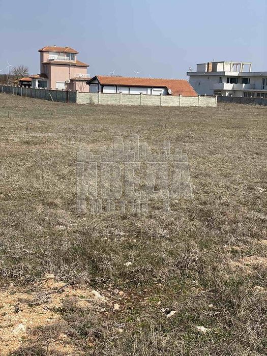 Парцел в Добрич, област-с.Божурец площ 1460