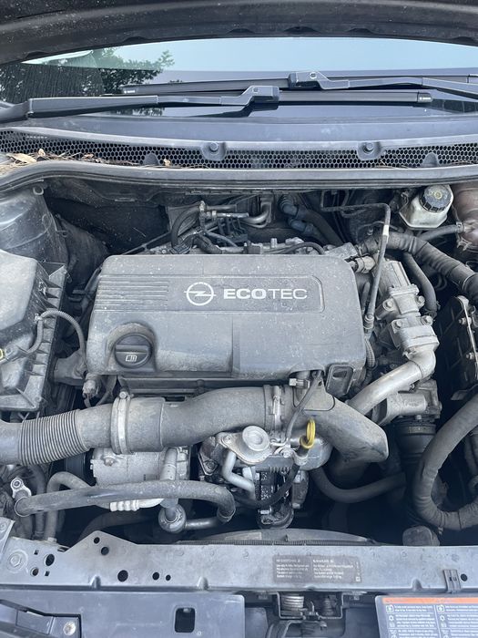 OPEL Astra 2011 — imagine 5